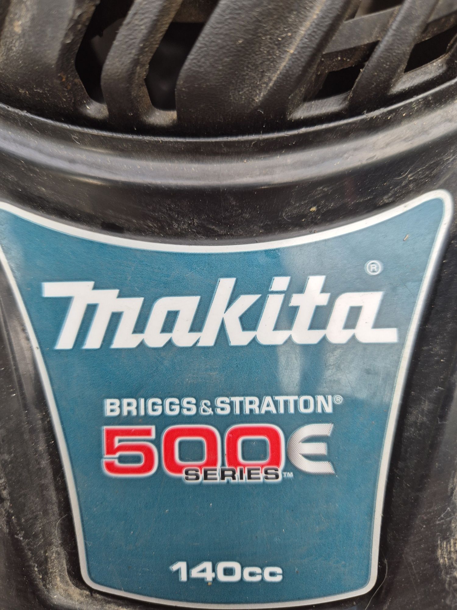 Mssina de tuns iarba Makita