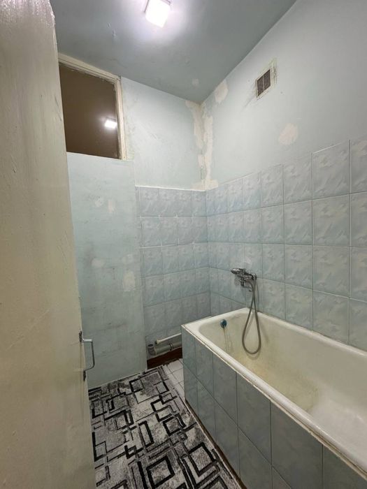 Мирабадский р-н Куйлюк массив 1 1/2/4 33м2 балкон 1.5х3 не торец