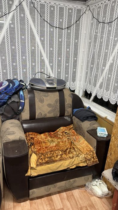 Продам диван для дачи