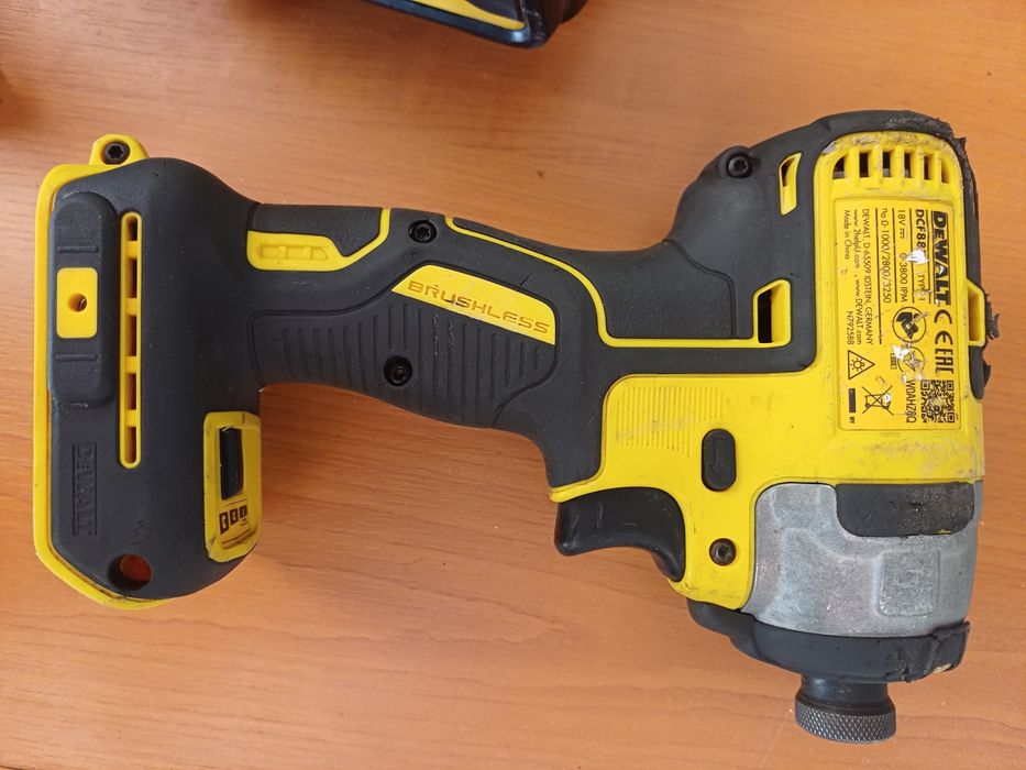 Dewalt DCF887 in stare foarte buna