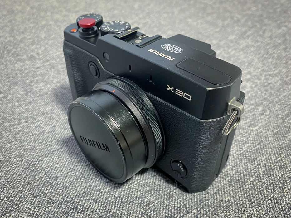 Fujifilm X30 компактен фотоапарат