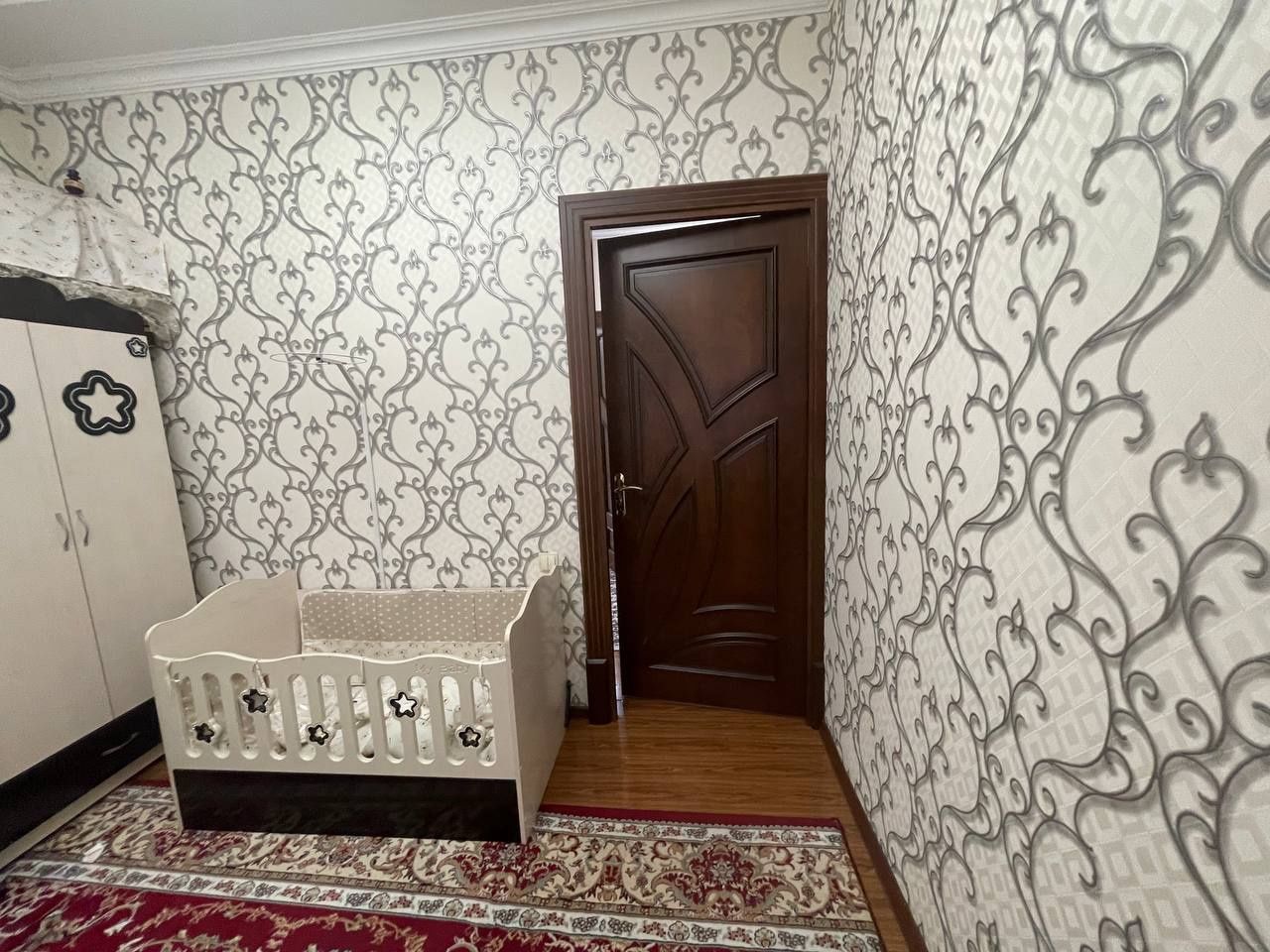 Аренда 4/2/5 Юнусабад 14. Бахадыр евроремонт и обст. 550 уе локация