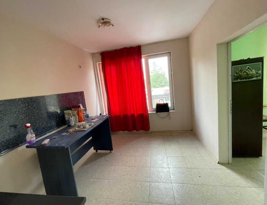 Дава се под наем Офис в Бургас, Славейков - 80 кв.м за 127.5 € - Снимка #1