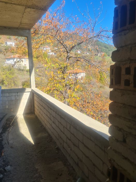 Продавам къща в с.Вишнево до Баните