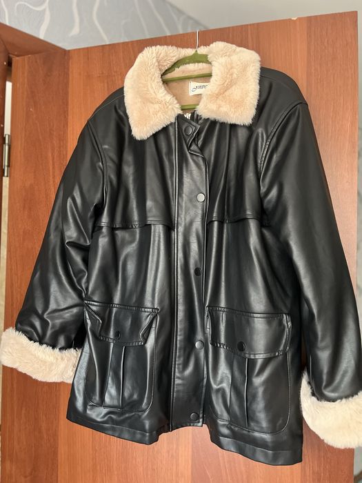 Продам демисезонную кожанку