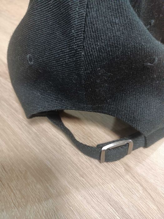 DJI шапка с коризка (черна) - официален мърч