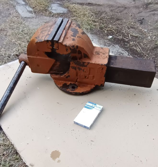 Тиски СССР 1976 года