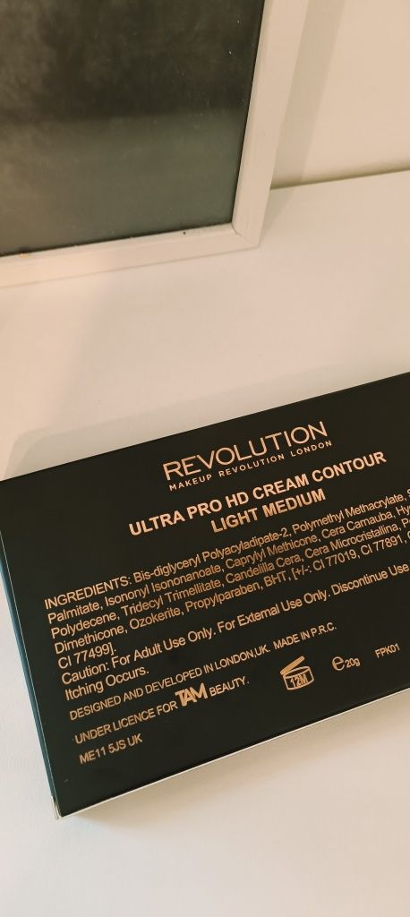 Paleta Makeup  crema pentru conturare  ULTRA HD  culori medium light