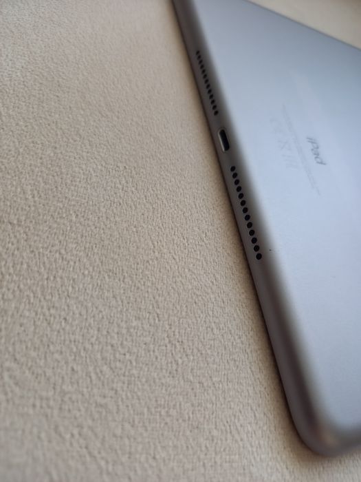 Ipad 6 128Gb cu incarcator si cablu date