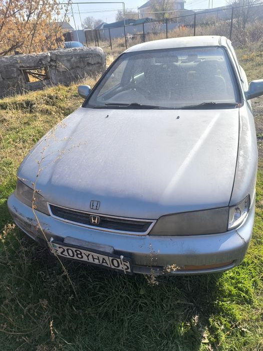 Продам авто Хонда аккорд  об.1.8 год 1996 седан АКПП автомат
