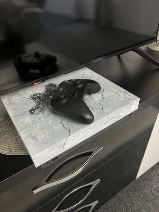 Vand xbox one x editie limitata gears 1tb
