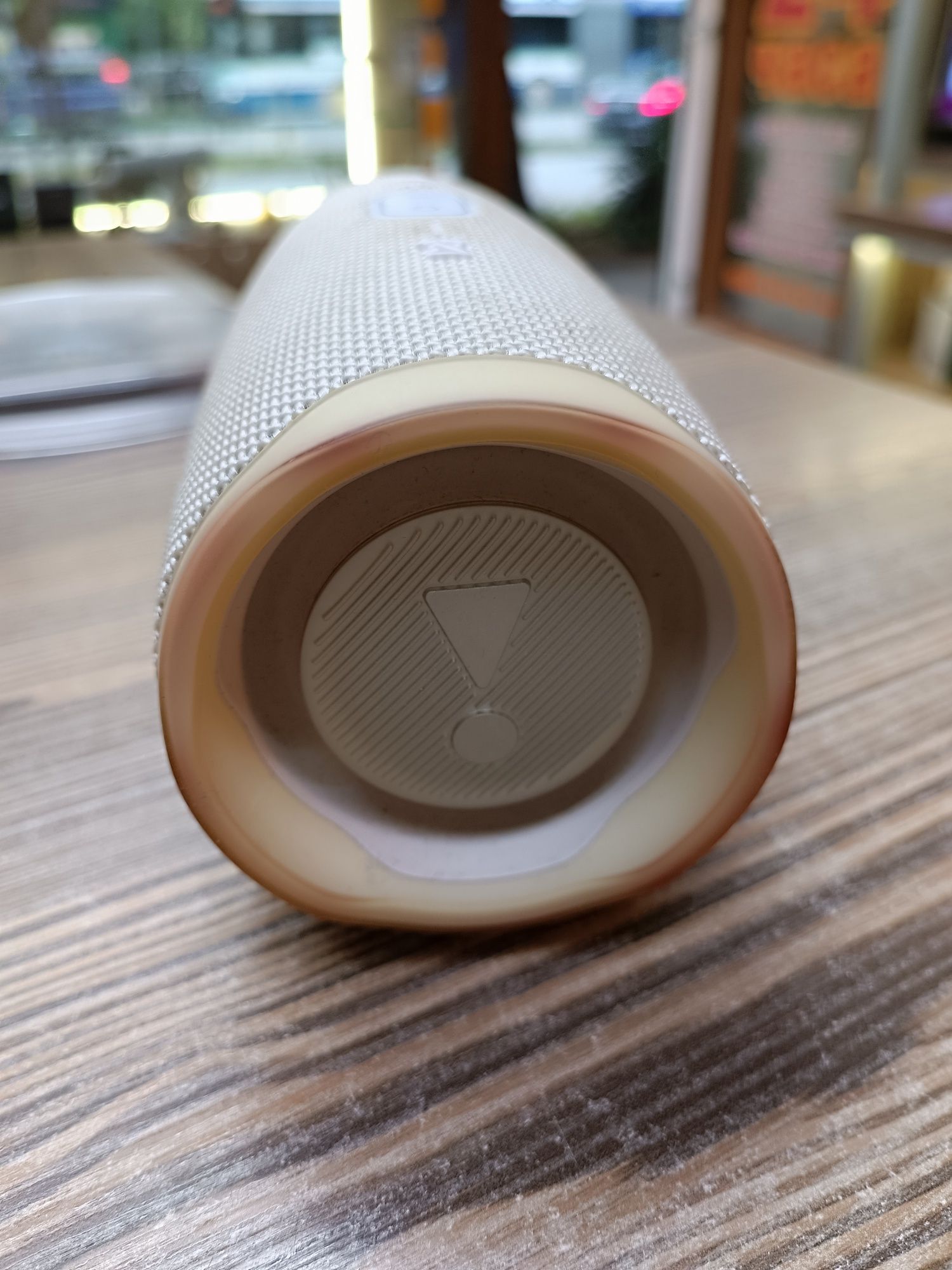 Портативна тонколона JBL Charge 4