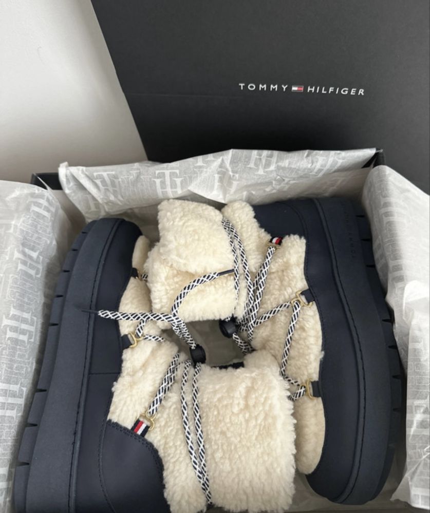 Ghete Tommy Hilfiger imblanite noi