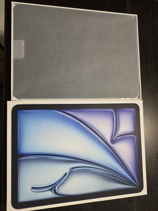 iPad Air 11 M2 (128GB, Wi-Fi) + Husa UAG