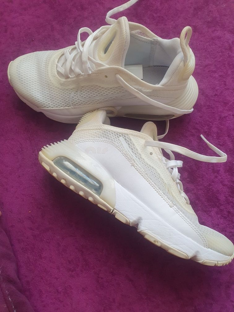 Маратонки  NIKE AIR MAX 2090 - номер 36.5