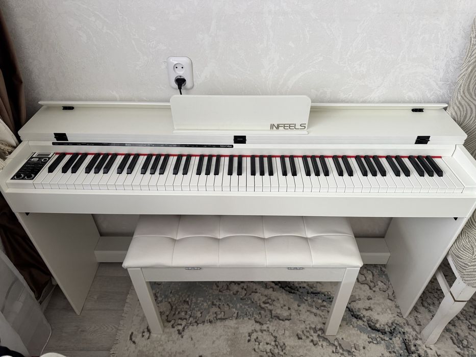 Продам Цифровое пианино с пуфиком