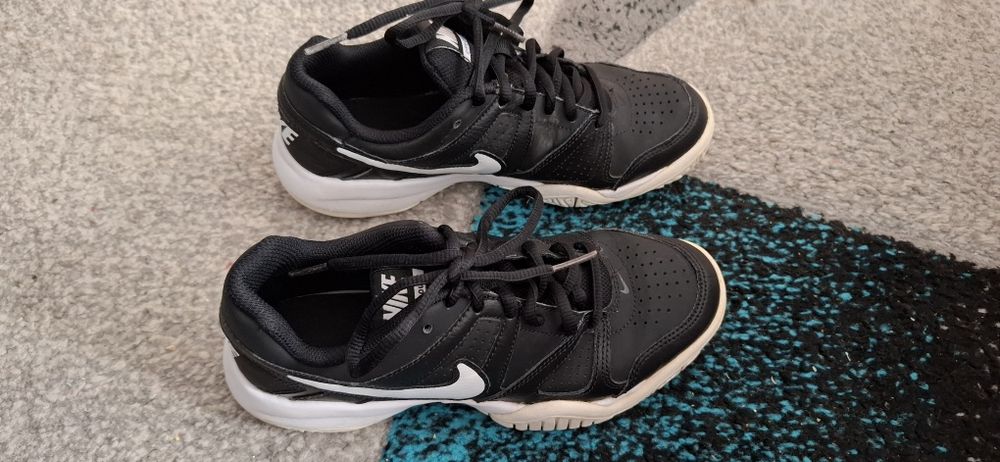 Pantofi sport Nike 35.5 stare foarte buna