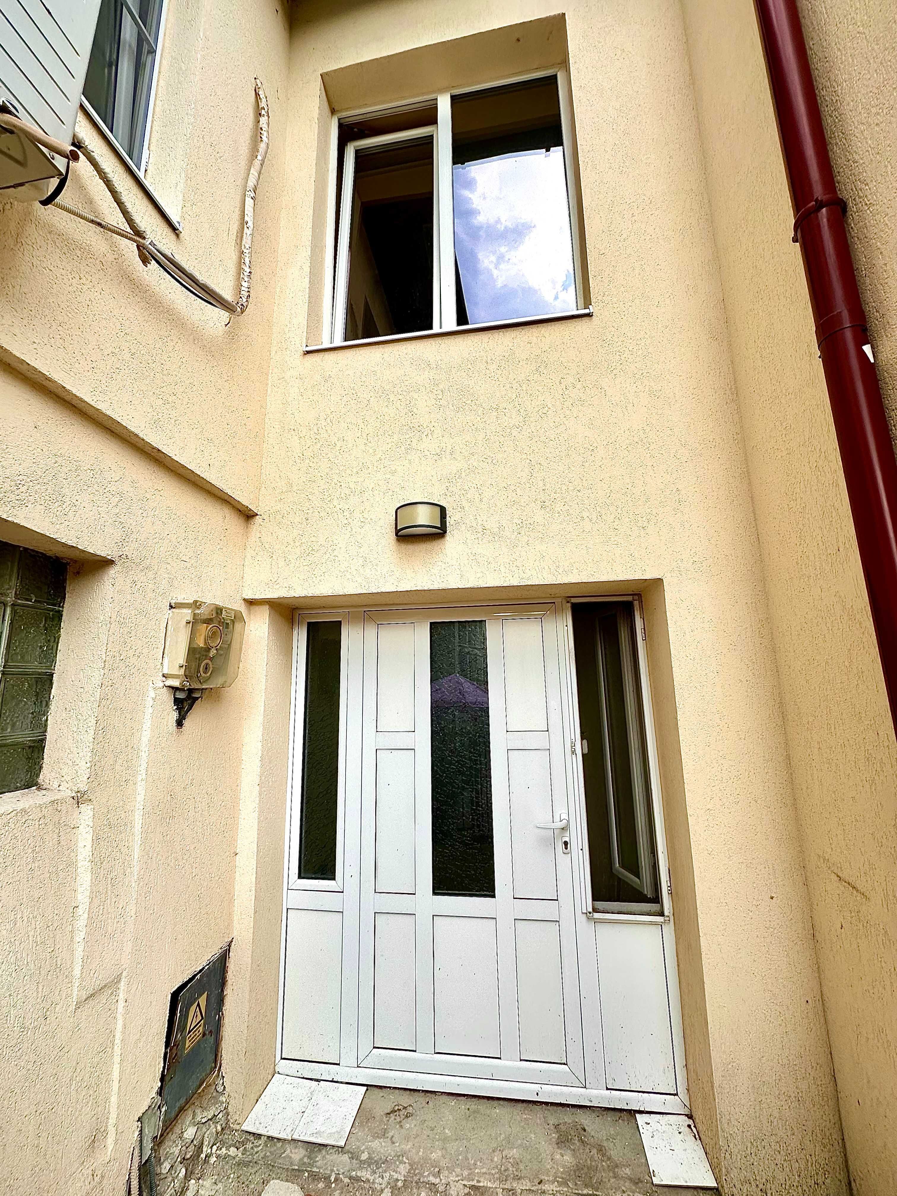 Apartament 4 camere, 75 mp, etaj 1/1 – Zona Carol / Regina Maria