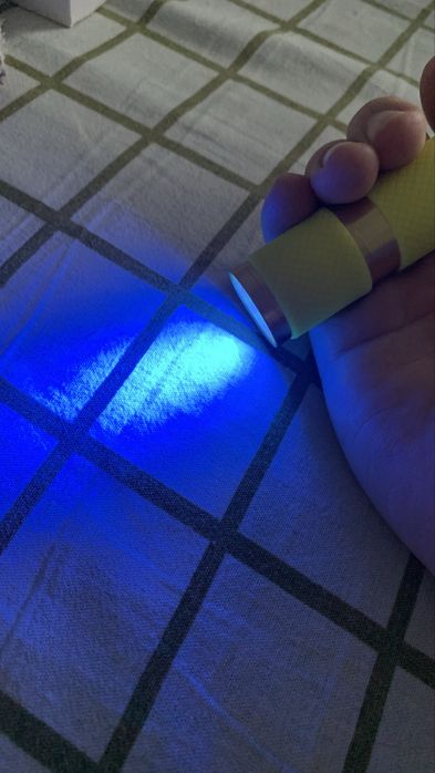 Ультрафиолетовый фонарик