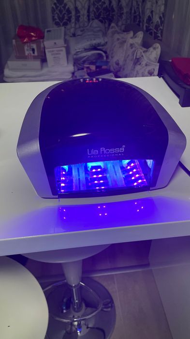 UV/LED лампа за маникюр