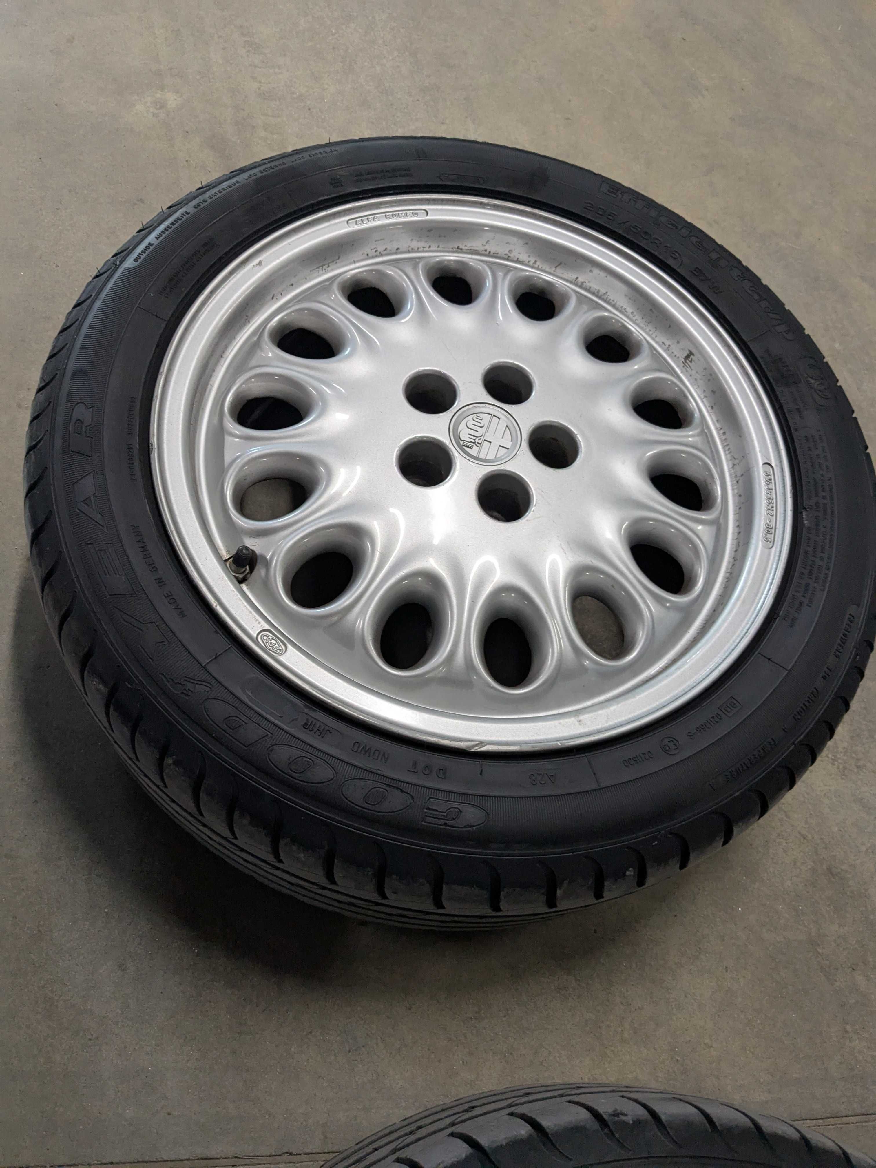 Джанти Alfa Romeo 16 5x98 с летни гуми Good year 205/50/16
