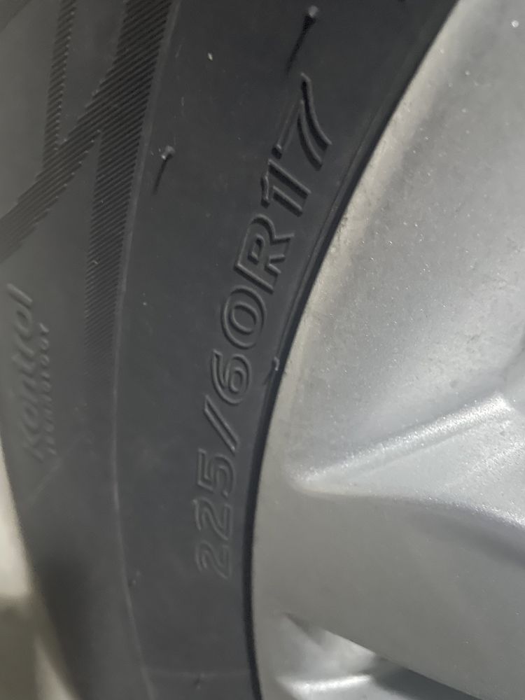 Летние шины в достойном состоянии.Hankook 235/60/17.