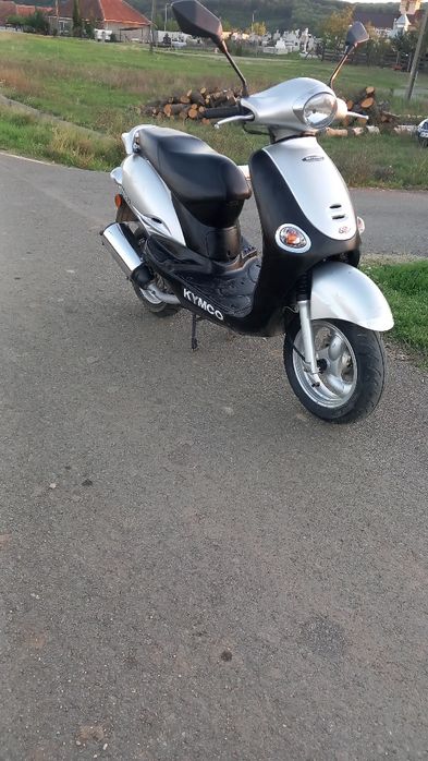 Vând scuter funcțional
