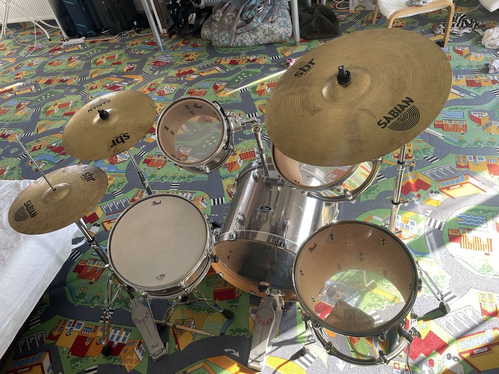 Set tobe acustice Pearl + cinele Sabian – în stare bună