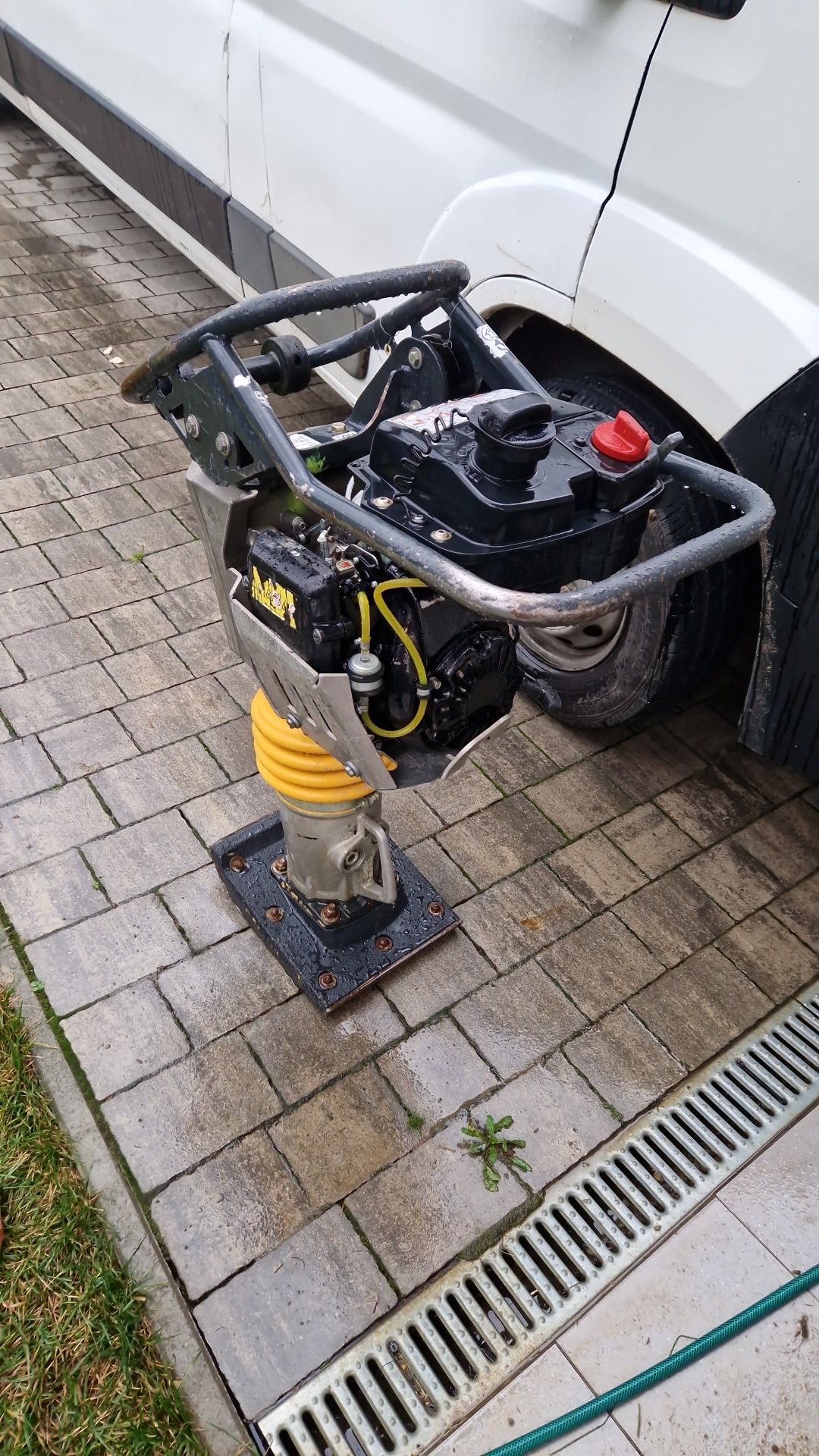 Mai compactor Bomag cu motor honda gx 100