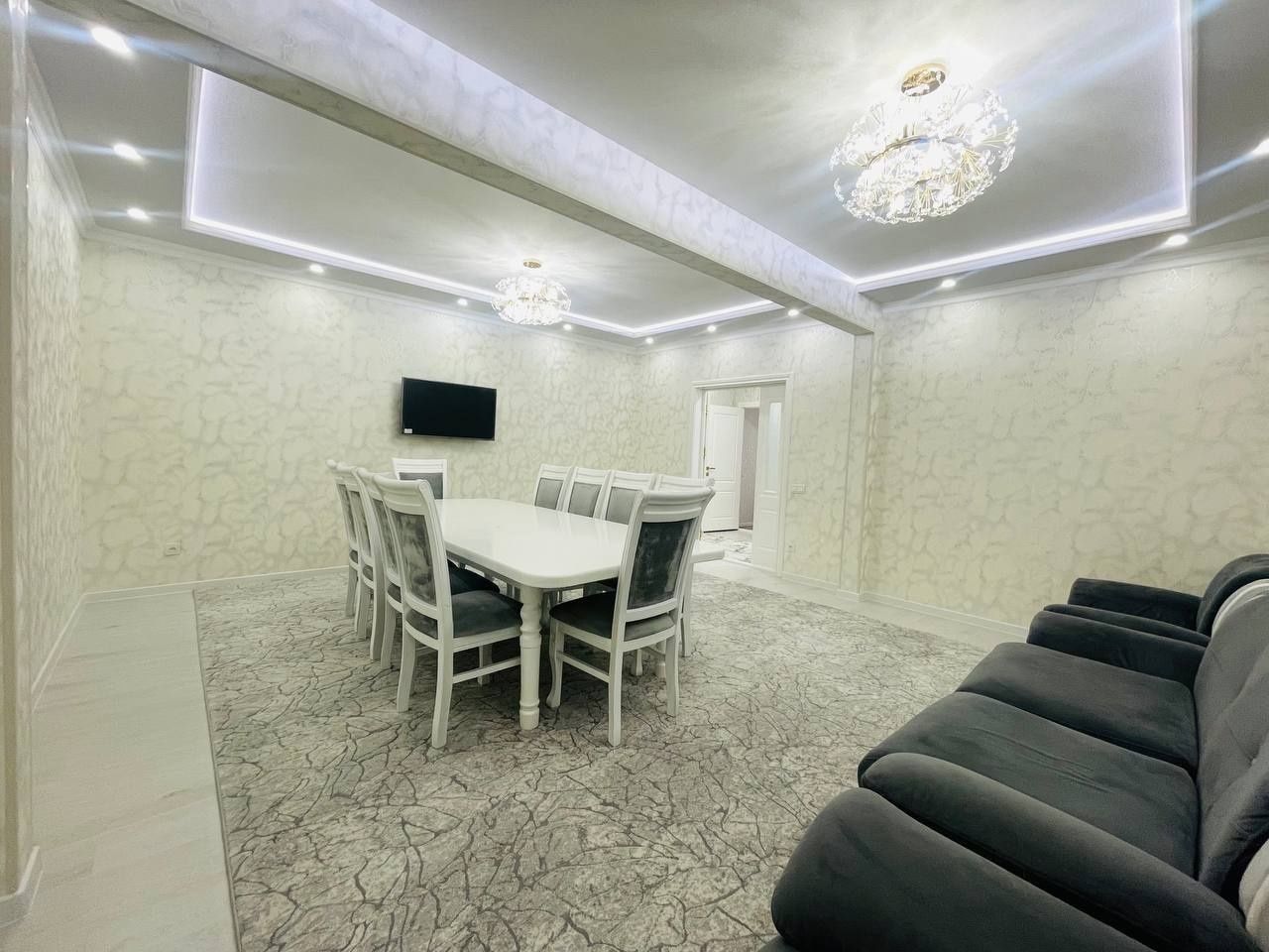 продаётся 4-комнатная квартира

амазарский район, себзор.