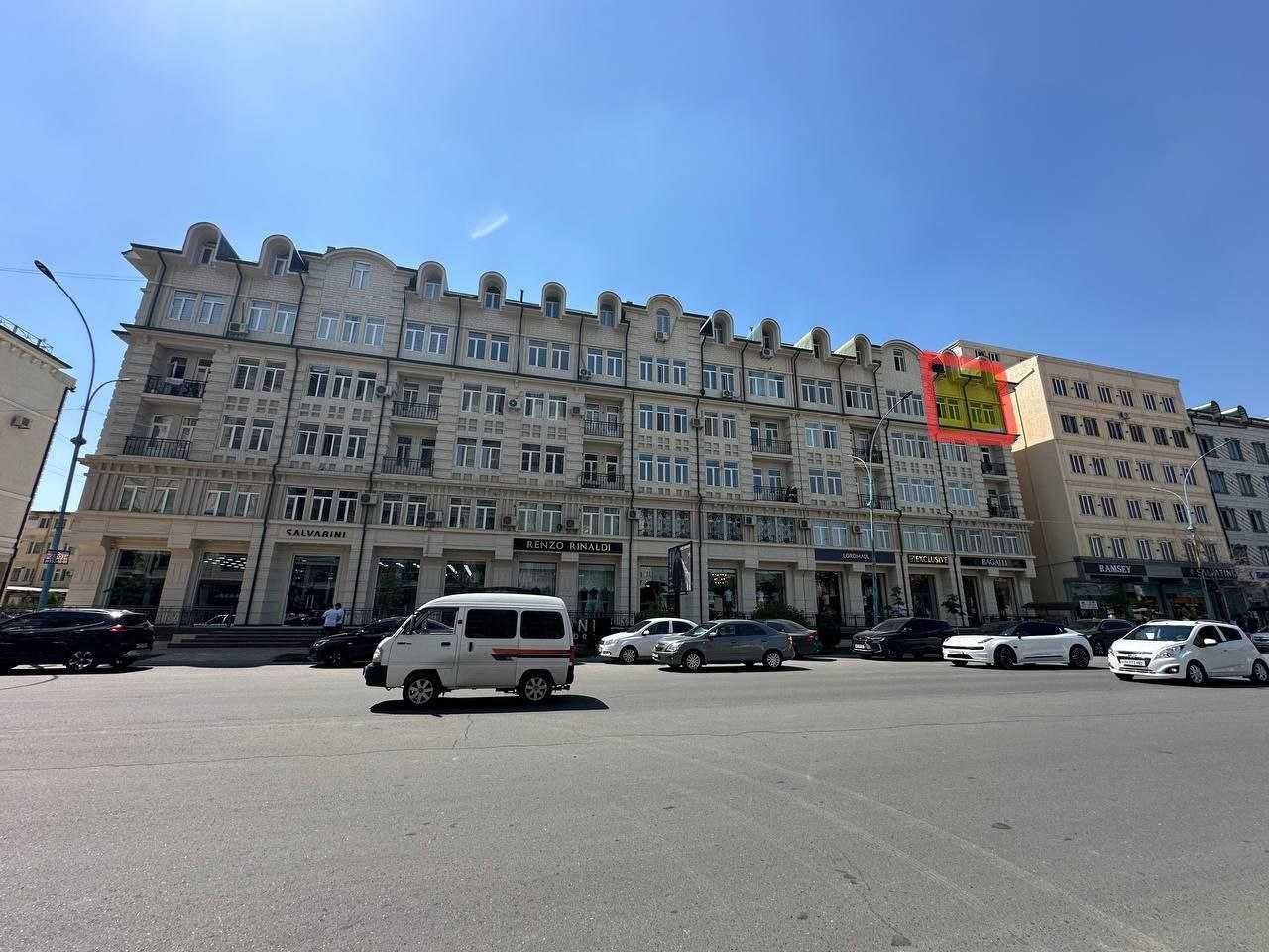 Фарғона шаҳрининг марказида ҳашаматли, ремонтталаб, мансардли квартира