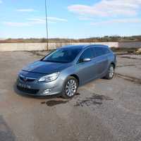 Опел Астра J 2,0 CDTI комби 2011/Astra J Sports Tourer 2,0 CDTI silver