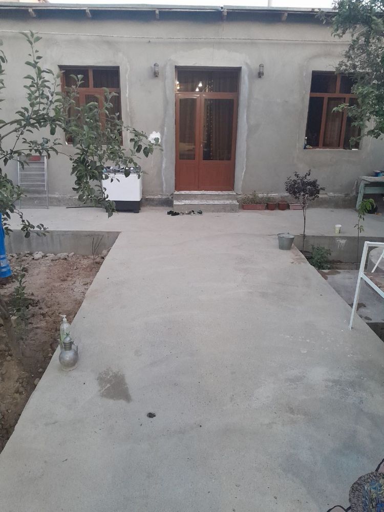 Yangi bozor atrofidan hovli sotiladi