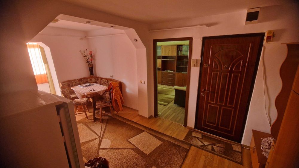 Vand apartament 3 camere, 68 mp, et. 4, decomandat, acoperis!!!