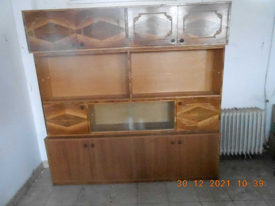 Vand dulap cu vitrina