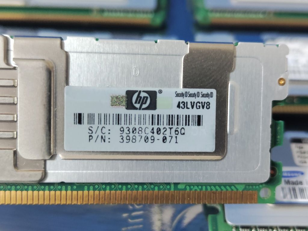 Продавам 8 плочки x 8 GB рам DDR2  2Rx4 PC2 5300F