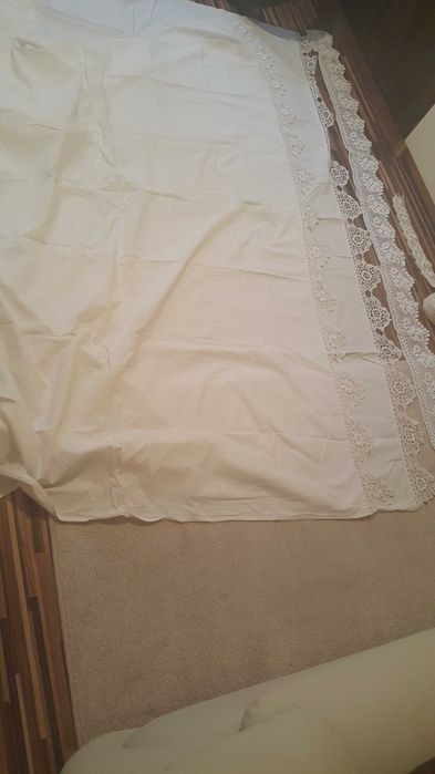 Cearceafuri dantelate superbe si dantela