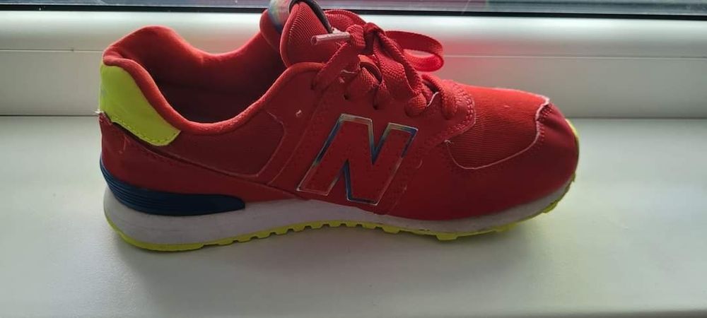 Vand pantofi sport originali