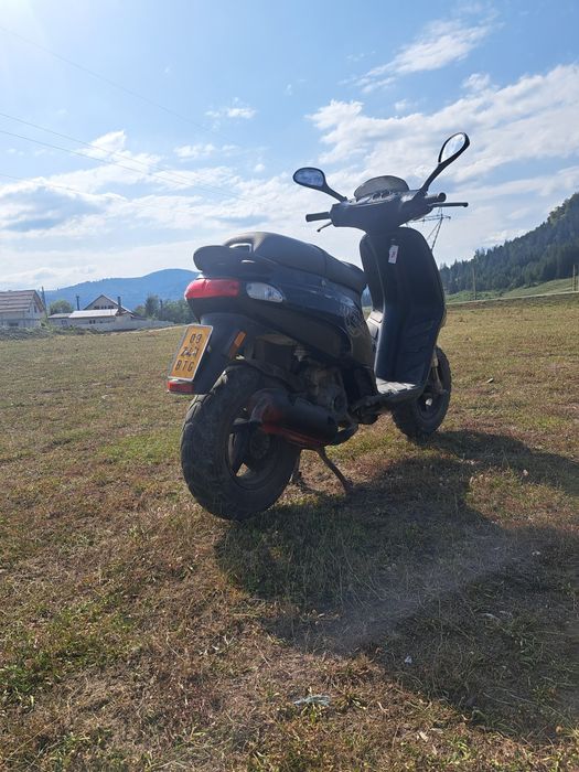 Vând scuter piaggio typhoon 80cc