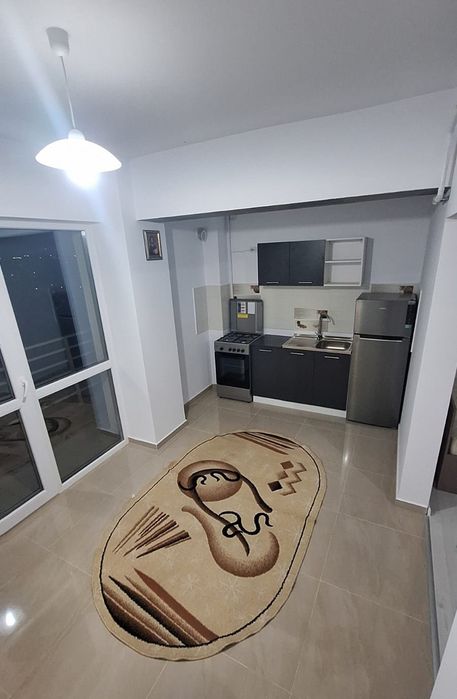 Închiriez apartament 2 camere 60 m², loc de parcare