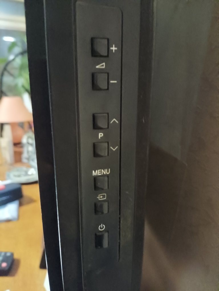 Телевизор SHARP 32" идеален. Поморие, стария град.