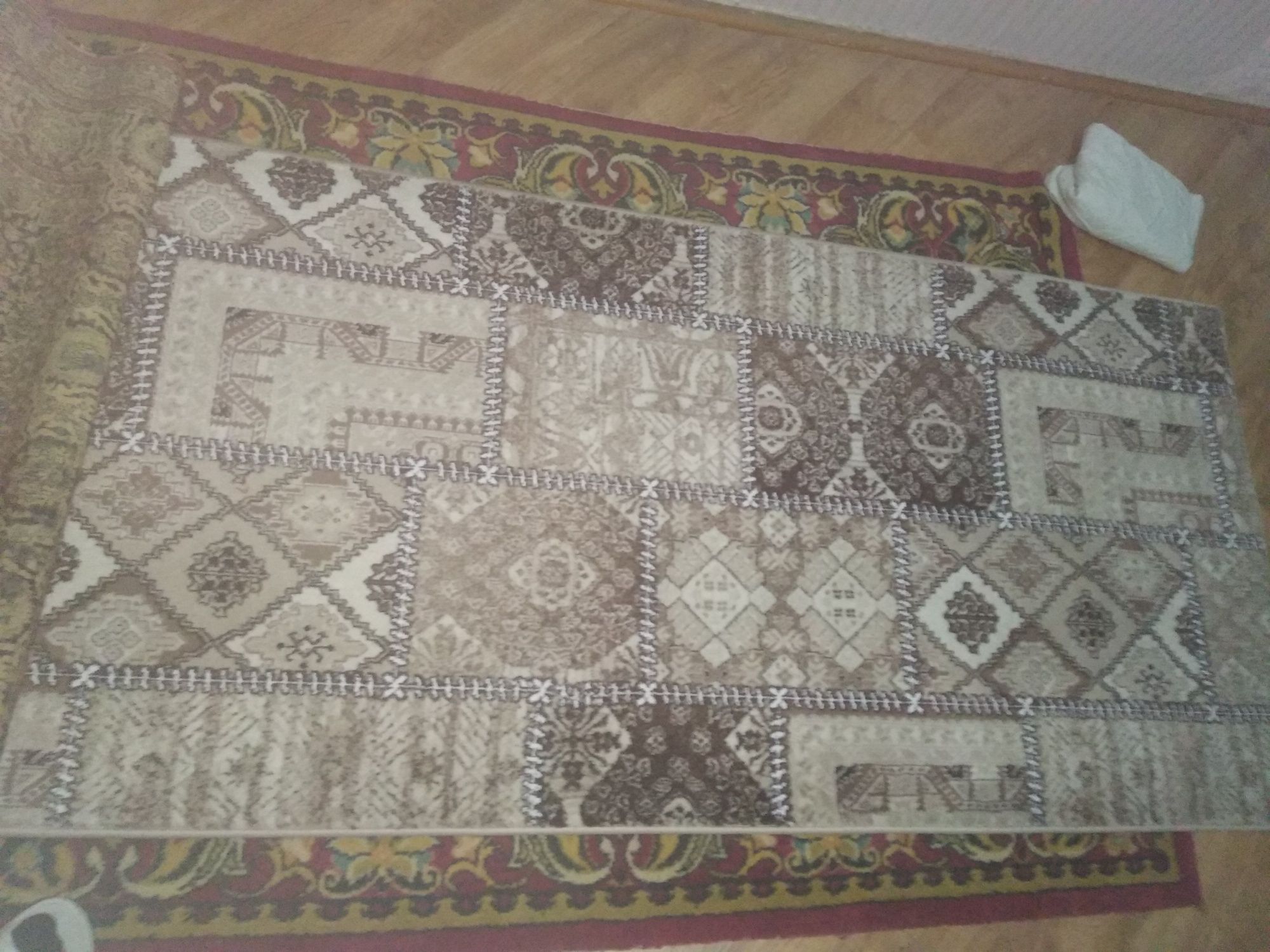 Ковры пять штук все