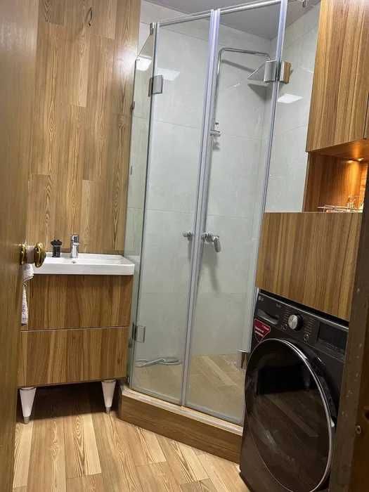 Госпитальный Базар ул.Нукусская пересечение с ул.Айбек 100 кв.м 4\5\9