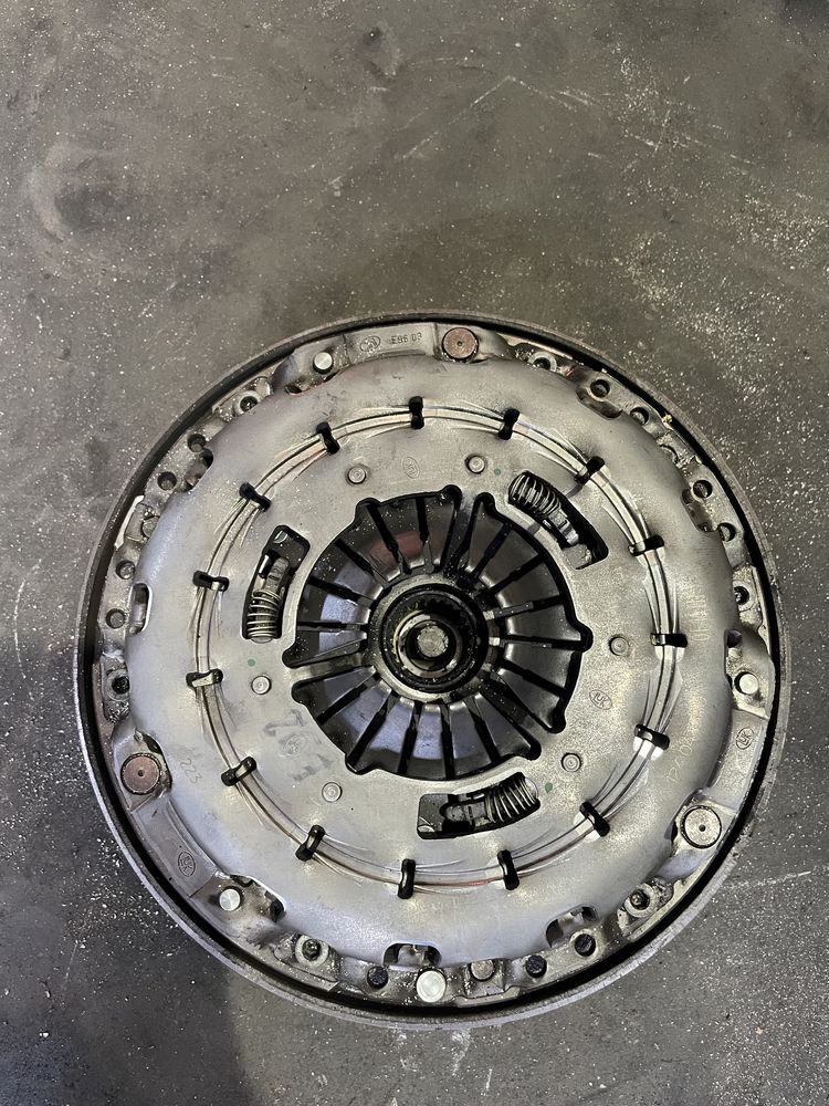 Маховик комплект БМВ 3.0д, 245кс, Н57 (mahovik bmw n57)