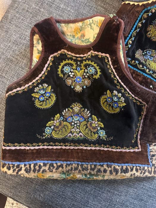 Pieptare Cojoace Veste Ilice Populare