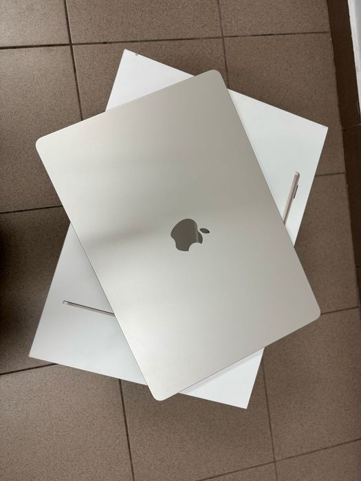 MacBook Air 15 inchi M3