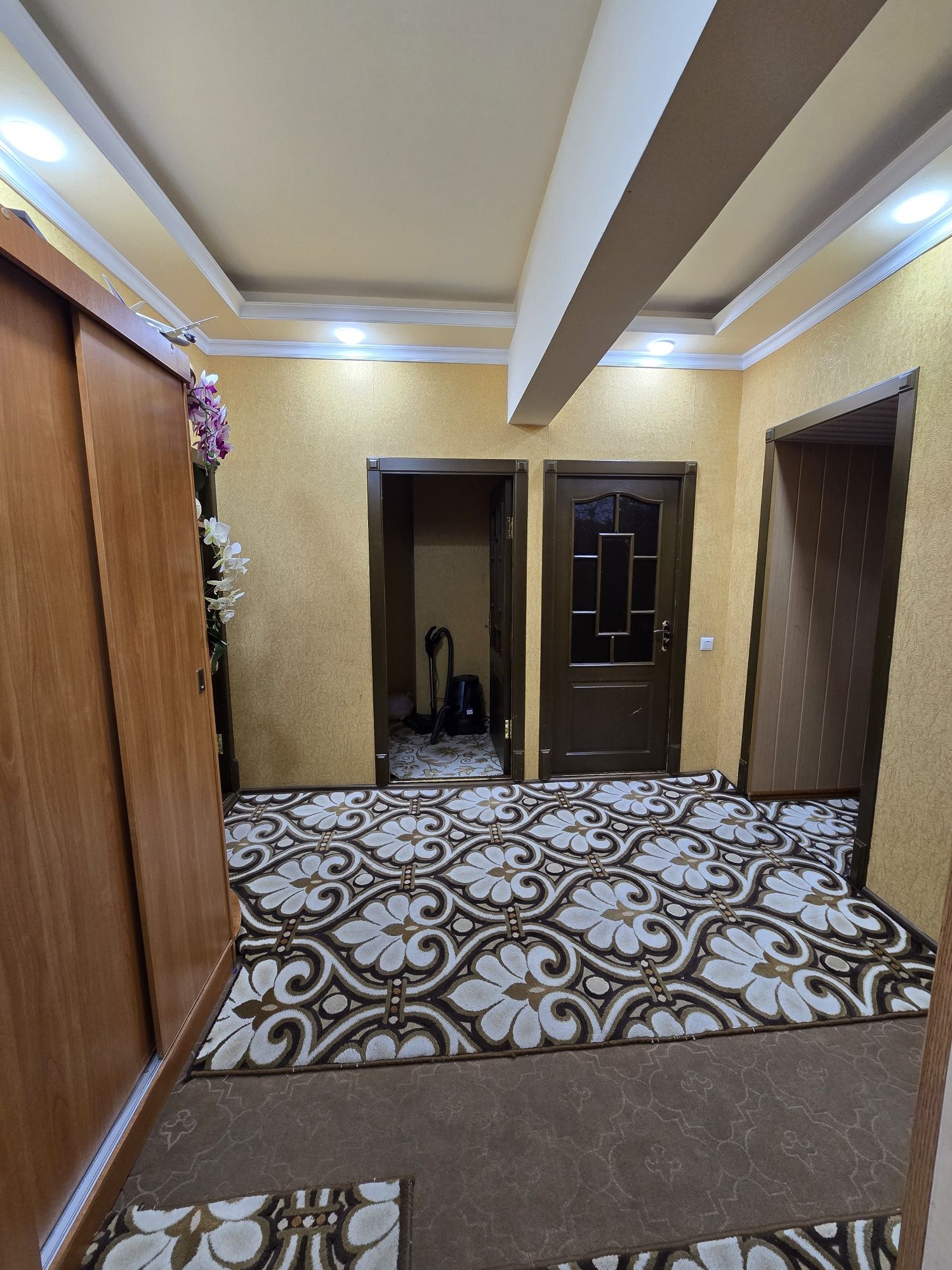 Продаётся 4х комнатная квартира