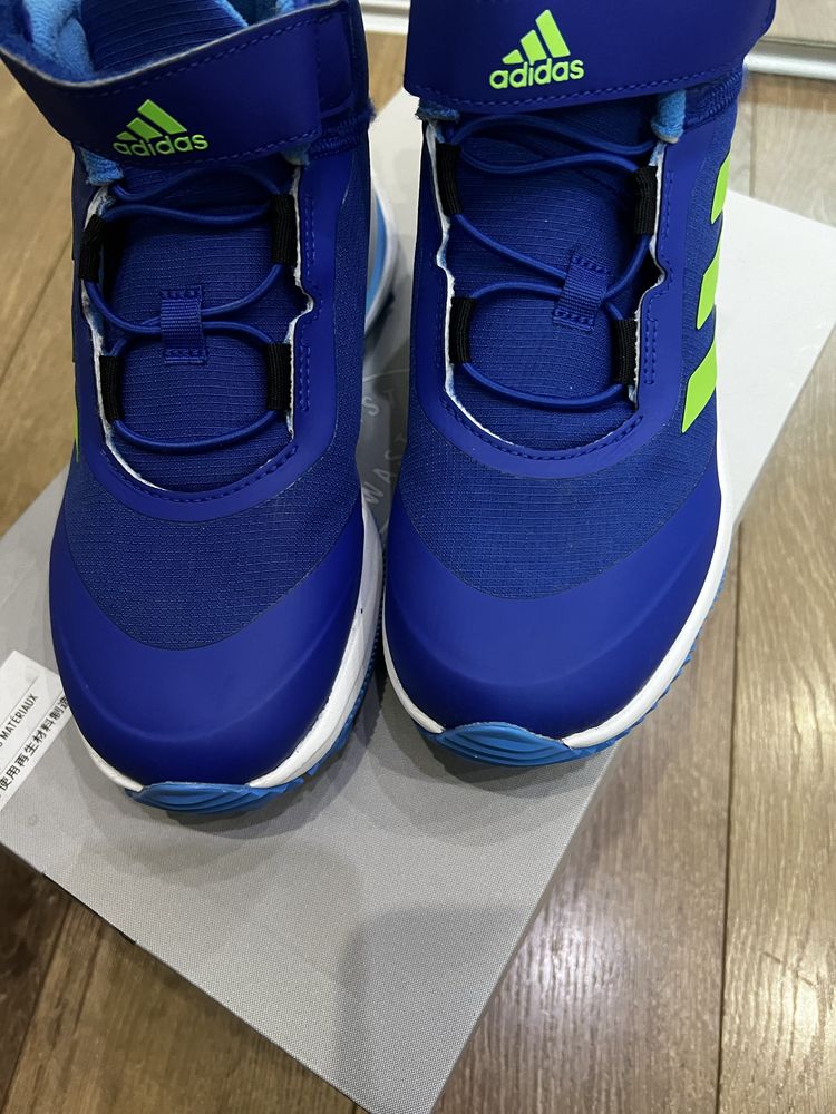 Adidas, Зара ботуши