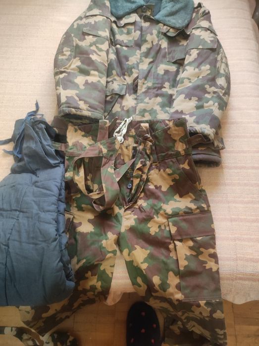 Продам бушлат и комбинезон камуфляж