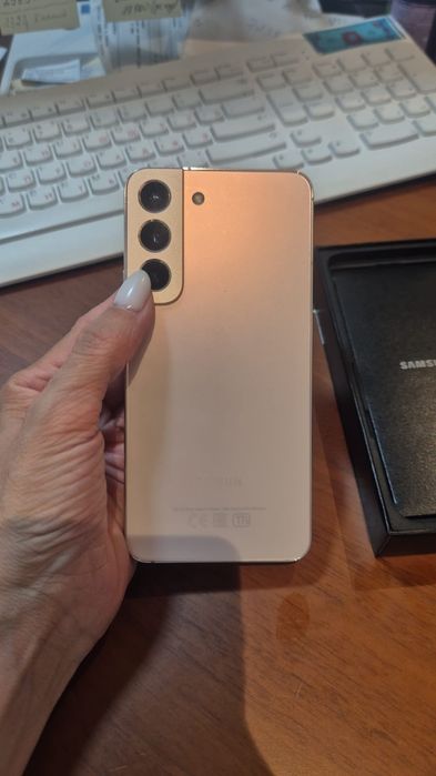 Samsung galaxy s22 8/256 гб pink gold